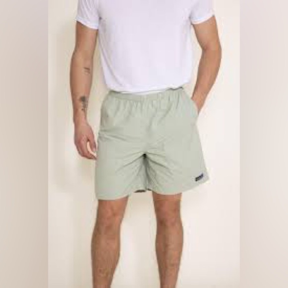 Patagonia men’s green wash inner mesh Xl shorts…